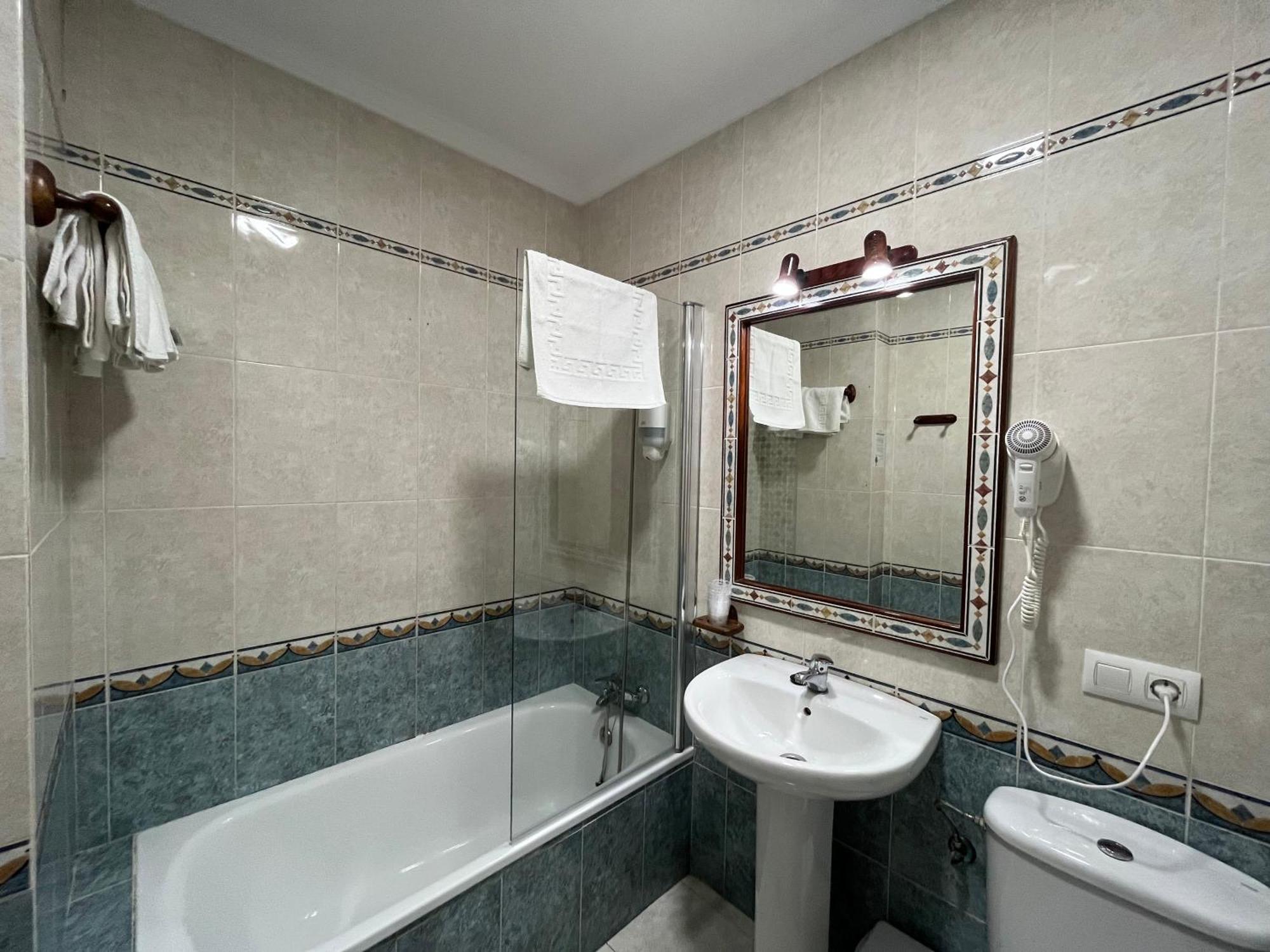 קוניל דה לה פרונטרה Hostel Conil מראה חיצוני תמונה