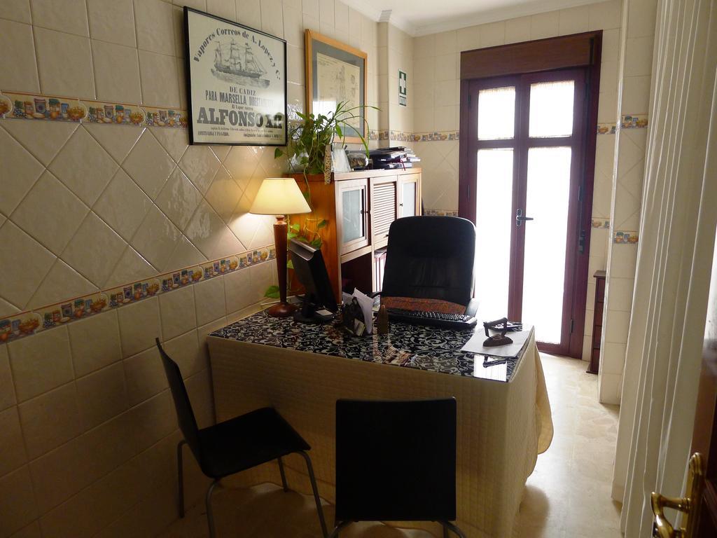 קוניל דה לה פרונטרה Hostel Conil מראה חיצוני תמונה